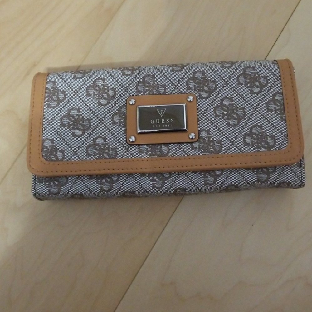 Guess Wallet